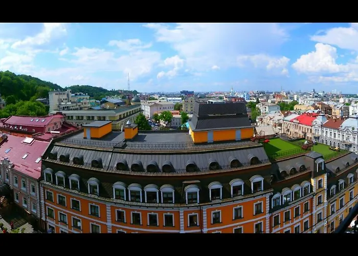 Kyiv Historycal Center Of The City Close To The St Andrews Church
